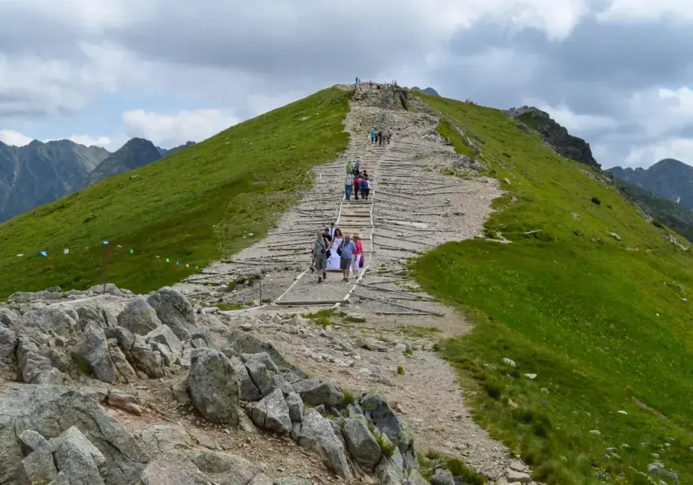 Ile trwa wejście na Kasprowy Wierch? Sprawdź trasy z Kuźnic