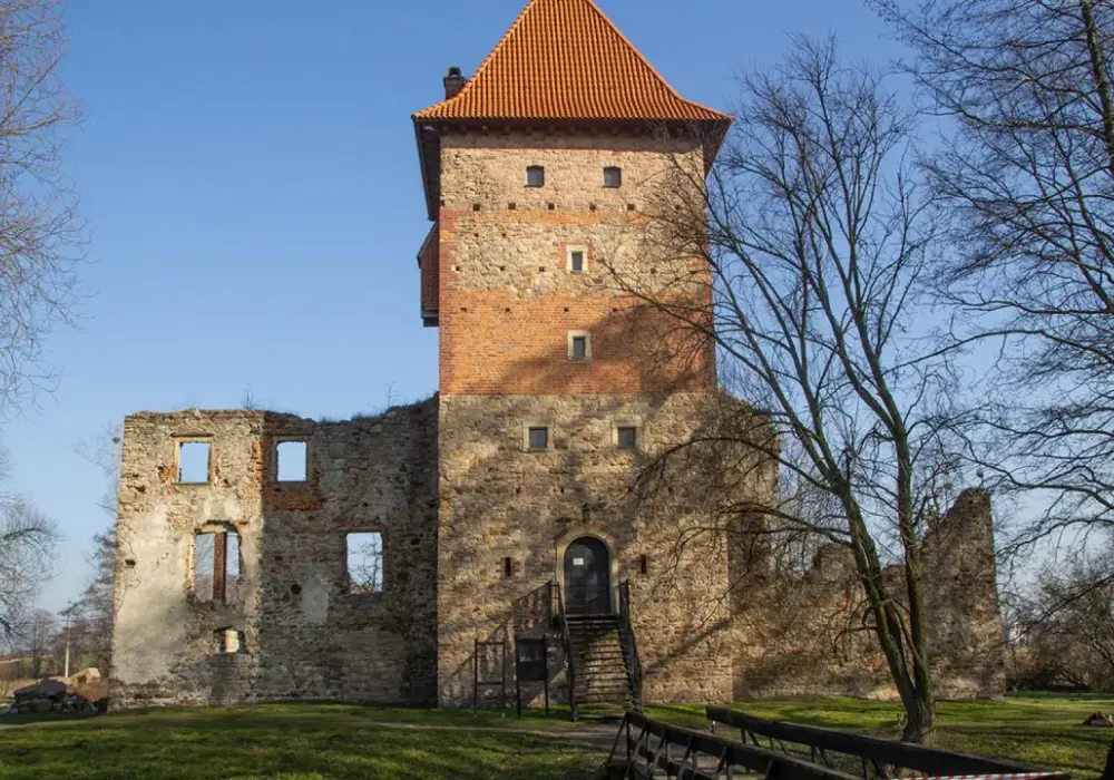 Zamek w Chudowie: Ruiny, muzeum i rekreacja – Czy warto?