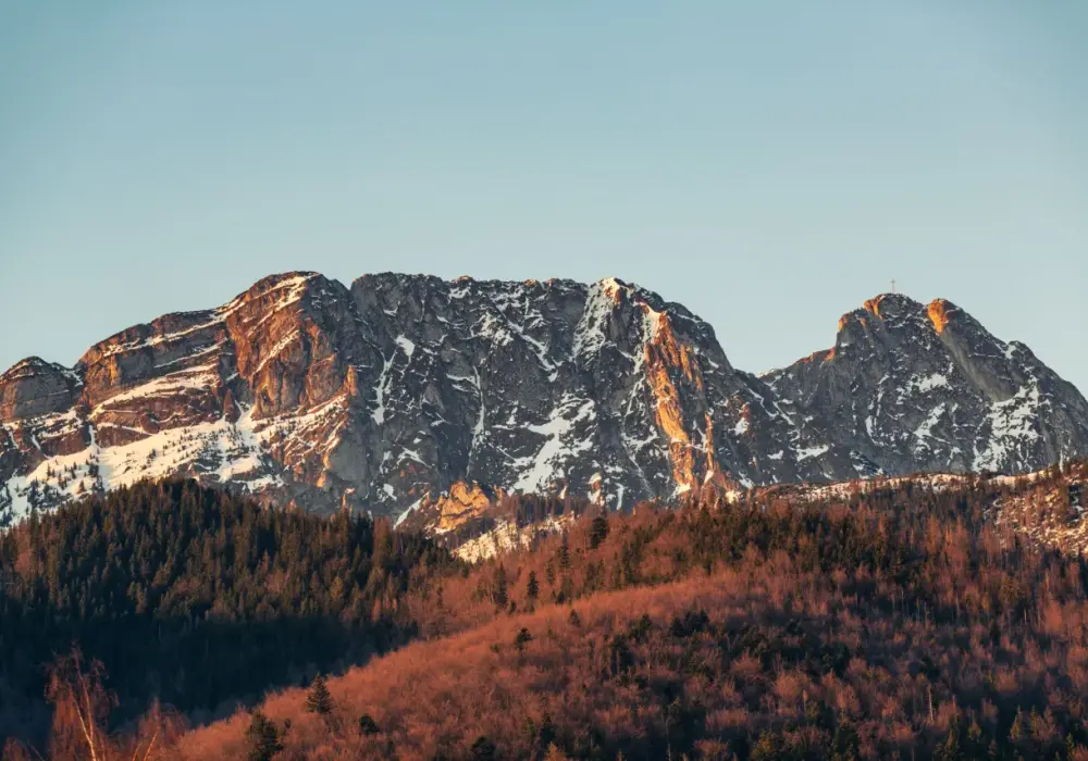 Ile się wchodzi na Giewont? Czas, trasy i porady!