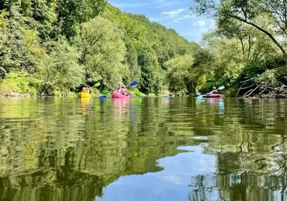 Spływ kajakowy Jelenia Góra – trasy, ceny i porady dla początkujących i rodzin