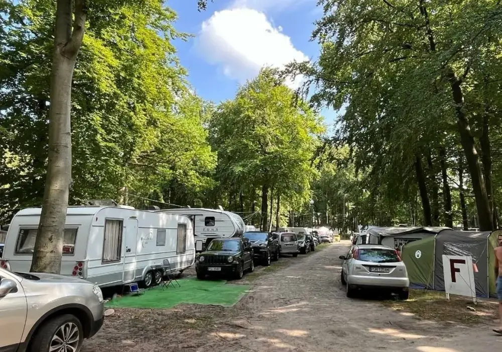 Gdzie pod namiot w Wielkopolsce? Najlepsze miejsca i porady dla biwakowiczów