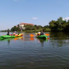 Spływ kajakowy Kraków-Tyniec: trasa, atrakcje i praktyczne porady dla początkujących