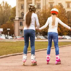 Ile zajmuje nauka jazdy na rolkach? Czas, który warto znać