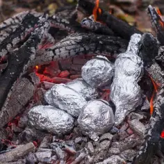 Jakie ziemniaki do ogniska? Wybierz najlepsze dla idealnego smaku