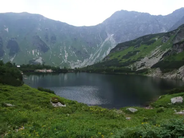 Jezioro cyrkowe - Jak je rozpoznać i gdzie zobaczyć w Polsce?