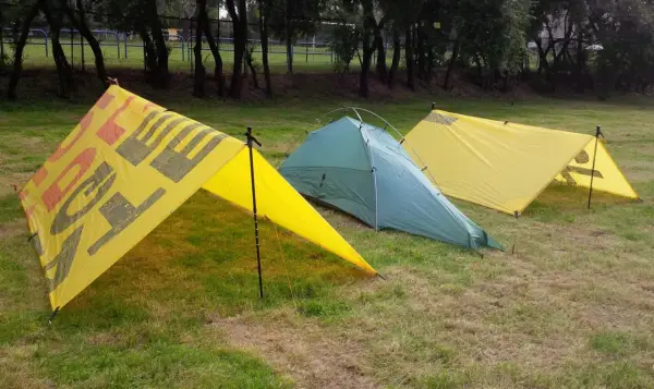 Tarp – jak wybrać i rozstawić? Poradnik od A do Z