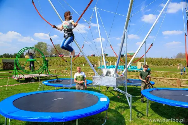 Trampolina z uprzężą (eurobungee) - czy warto? Poradnik