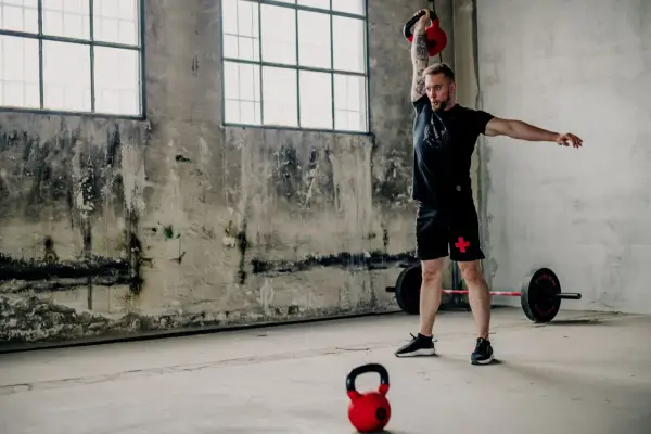 Ćwiczenia z kettlebellem dla początkujących - Jak zacząć mądrze?