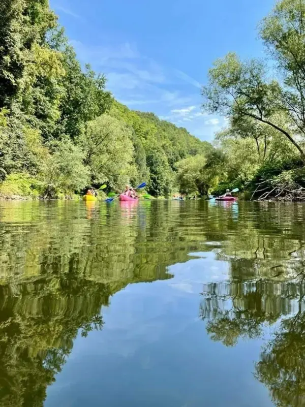 Spływ kajakowy Jelenia Góra – trasy, ceny i porady dla początkujących i rodzin