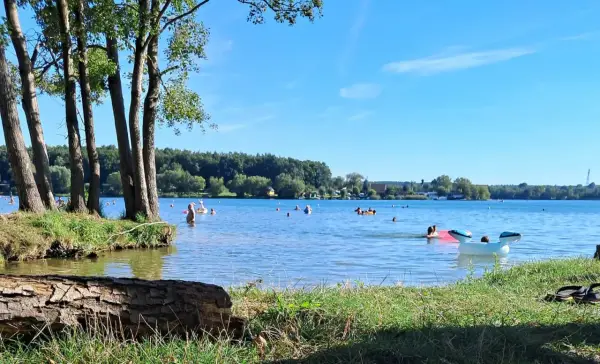 Jezioro Pławniowice - Plaża, pałac i gotowy plan na wycieczkę
