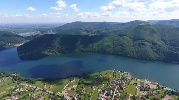 Góra Żar - Co warto zobaczyć? Przewodnik po atrakcjach
