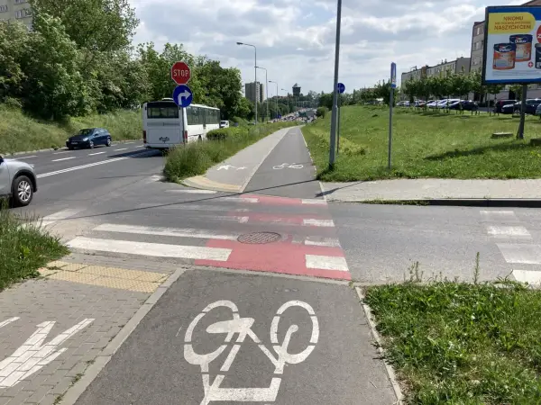 Kto ma pierwszeństwo na ścieżce rowerowej? Uniknij sporów!